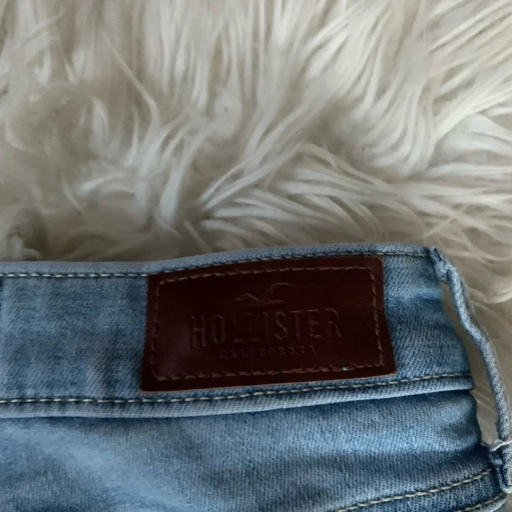 AUTHENTIC HOLLISTER Light wash distressed skinny jeans size 1R W25 L30 - Picture 10 of 11